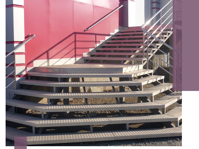 Лестницы для магазина в Реутове — изготовление и монтаж