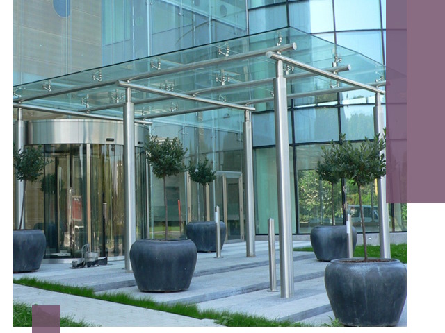 Навесы из стекла на заказ в Реутове — монтаж и установка