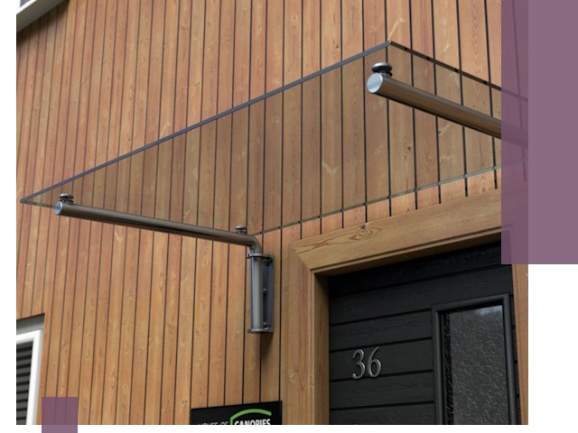 Стеклянные козырьки на входы и фасады в Реутове