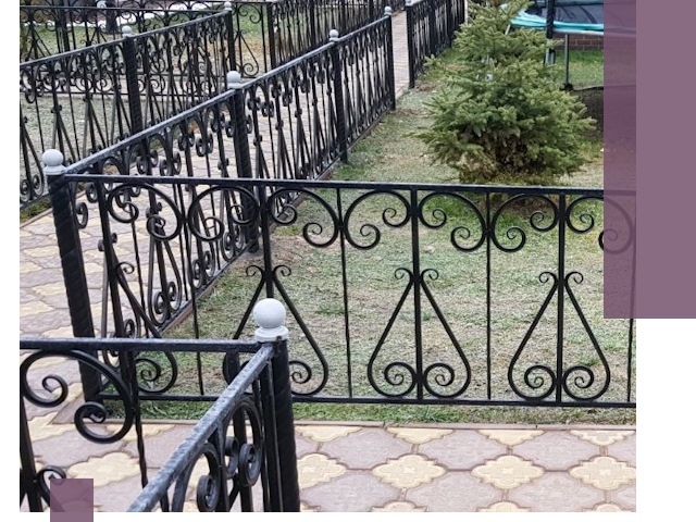 Кованые газонные ограждения под ключ в Реутове